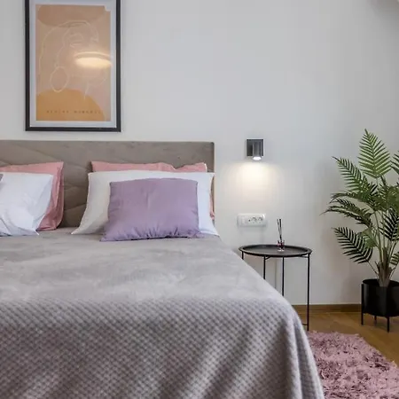 Cozy Place & Anamarija Apartment